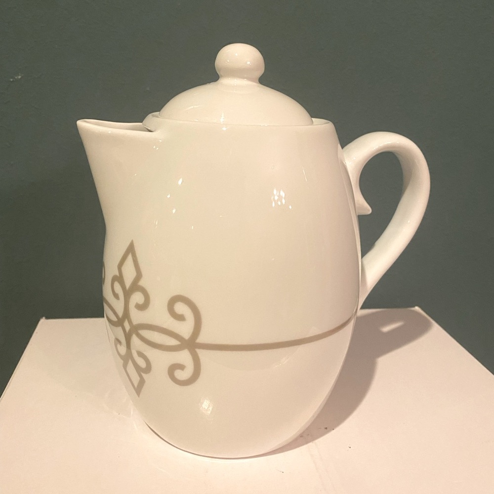 STARBUCKS 2015 Coffee Tea Pot White Grey Flourish